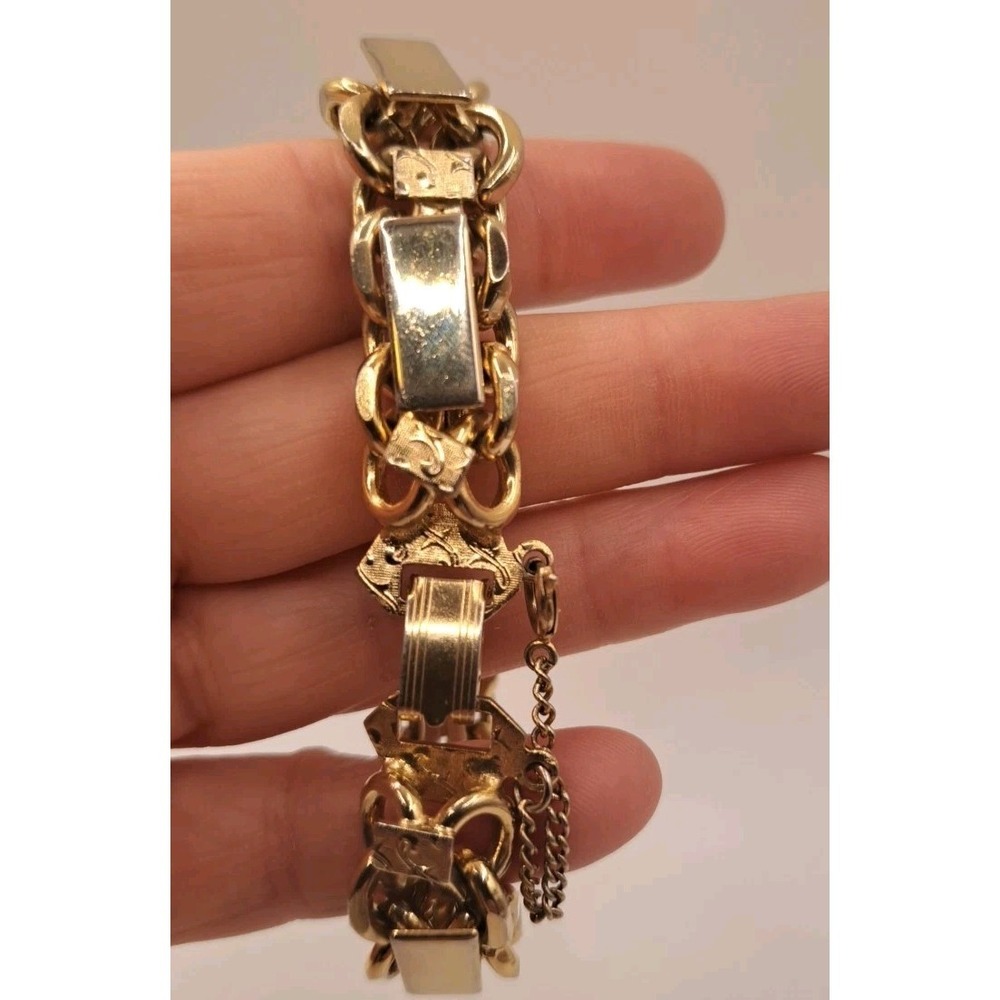 Vintage Gold Tone Clasp  Bracelet Art Deco Light Decorative Design Unsigned